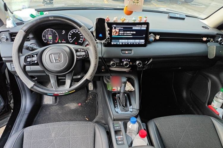 Used Honda Vezel 2023 1.5L CVT Tech Edition Center Console