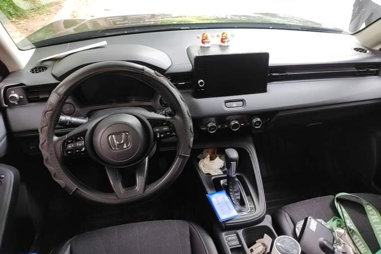 Used Honda Vezel 2023 1.5L CVT Tech Edition Center Console