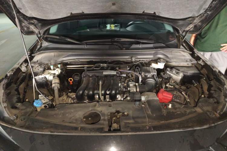 Used Honda Vezel 2023 1.5L CVT Elite Edition Engine Bay