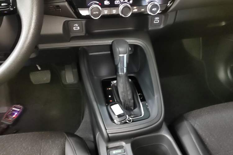 Used Honda Vezel 2023 1.5L CVT Tech Edition Gear Lever