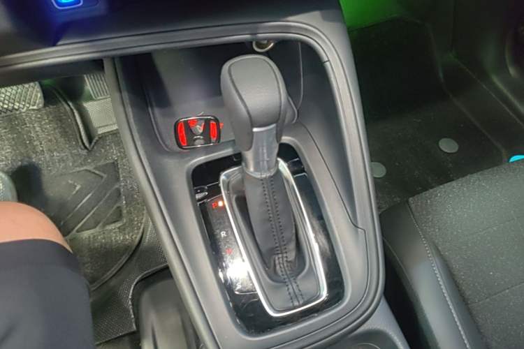 Used Honda Vezel 2023 1.5L CVT Tech Edition Gear Lever