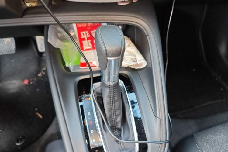 Used Honda Vezel 2023 1.5L CVT Tech Edition Gear Lever
