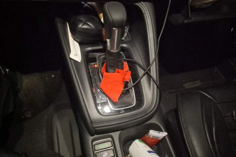 Used Honda Vezel 2023 1.5L CVT Elite Edition Gear Lever