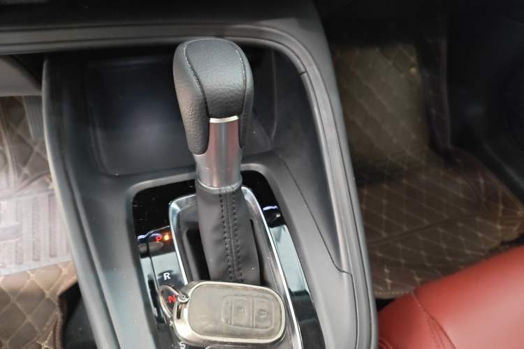 Used Honda Vezel 2023 1.5L CVT Elite Edition Gear Lever