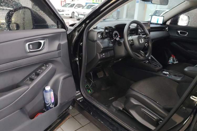 Used Honda Vezel 2023 1.5L CVT Tech Edition Interior 3