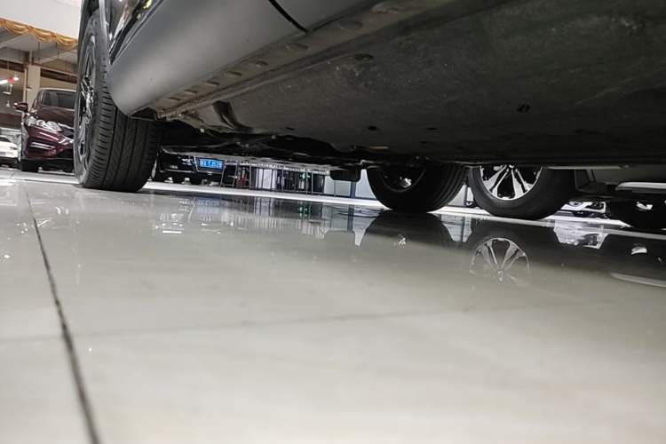 Used Honda Vezel 2023 1.5L CVT Tech Edition Left Side Sill