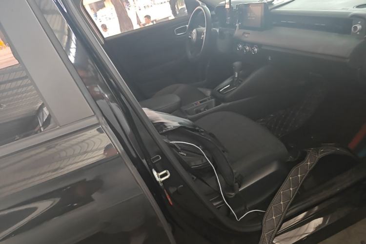 Used Honda Vezel 2023 1.5L CVT Elite Edition Right Front Seat