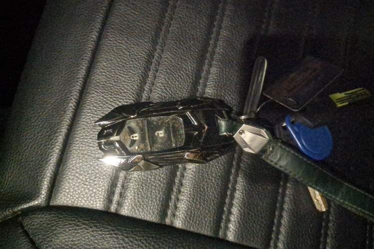 Used Honda Vezel 2023 1.5L CVT Elite Edition Vehicle Key