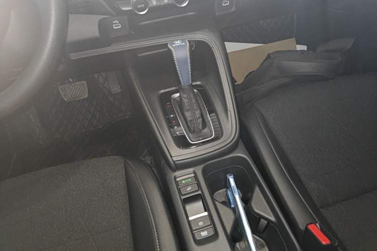 Used Honda Vezel 2023 1.5L CVT Tech Edition Gear Lever