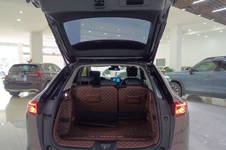 Used Honda Vezel 2023 1.5L CVT Tech Edition Trunk
