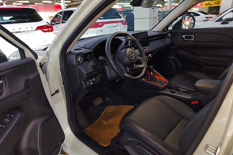 Used Honda Vezel 2023 1.5L CVT Luxury Edition Driver Seat