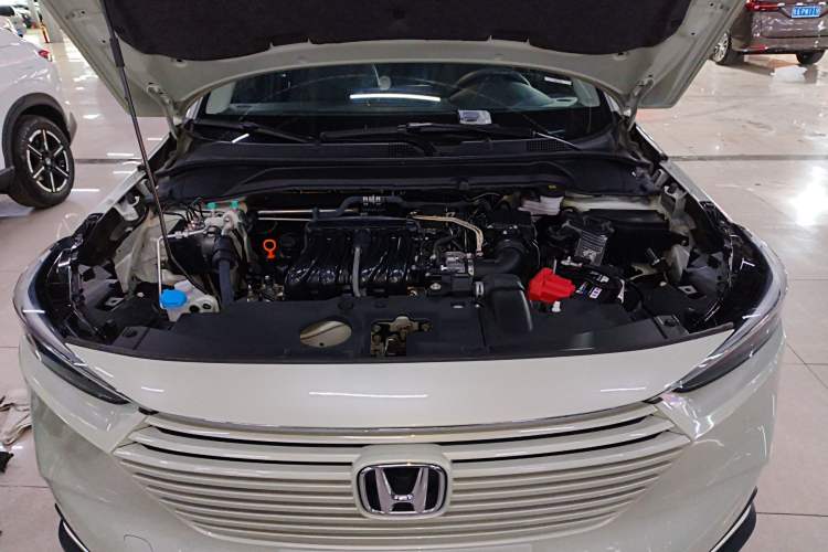 Used Honda Vezel 2023 1.5L CVT Luxury Edition Engine Bay