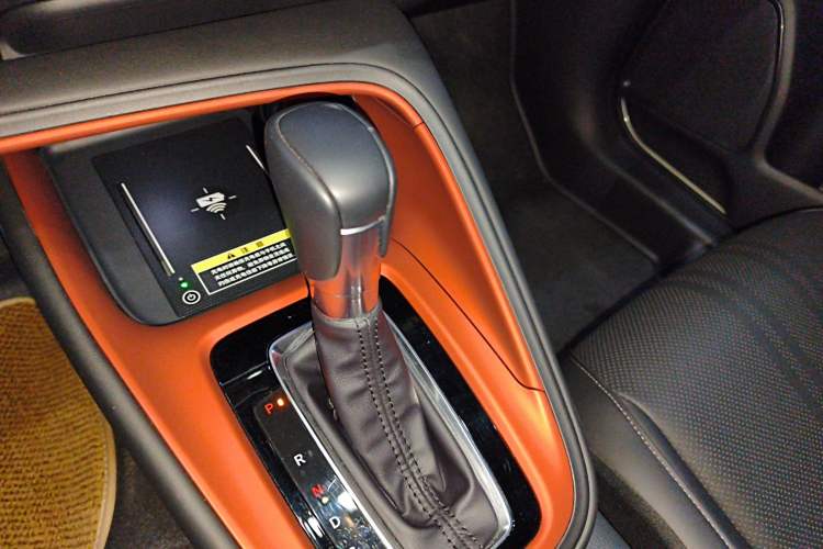 Used Honda Vezel 2023 1.5L CVT Luxury Edition Gear Lever