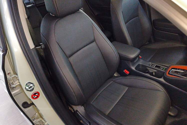 Used Honda Vezel 2023 1.5L CVT Luxury Edition Right Front Seat