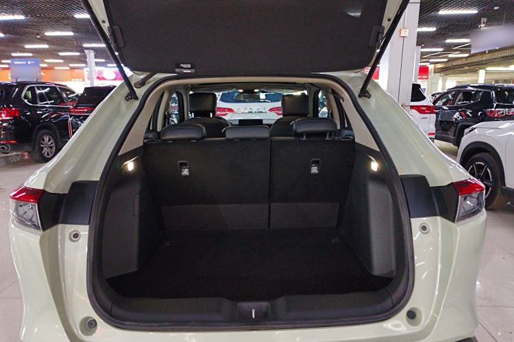 Used Honda Vezel 2023 1.5L CVT Luxury Edition Trunk