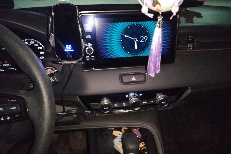 Used Honda Vezel 2023 1.5L CVT Tech Edition Audio And AC Panel