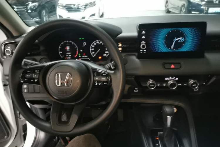 Used Honda Vezel 2023 1.5L CVT Tech Edition Center Console