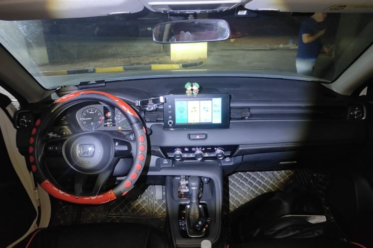 Used Honda Vezel 2023 1.5L CVT Elite Edition Center Console