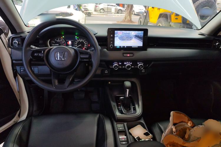 Used Honda Vezel 2023 1.5L CVT Elite Edition Center Console