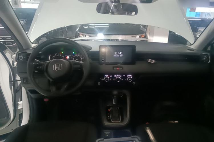 Used Honda Vezel 2023 1.5L CVT Elite Edition Center Console