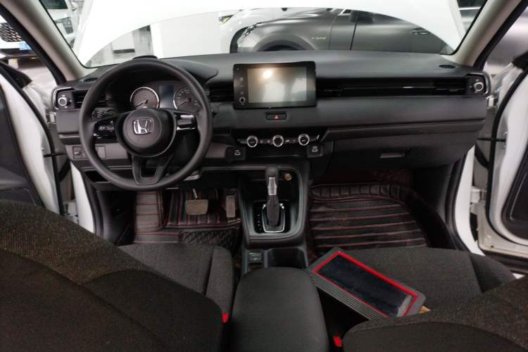 Used Honda Vezel 2023 1.5L CVT Elite Edition Center Console