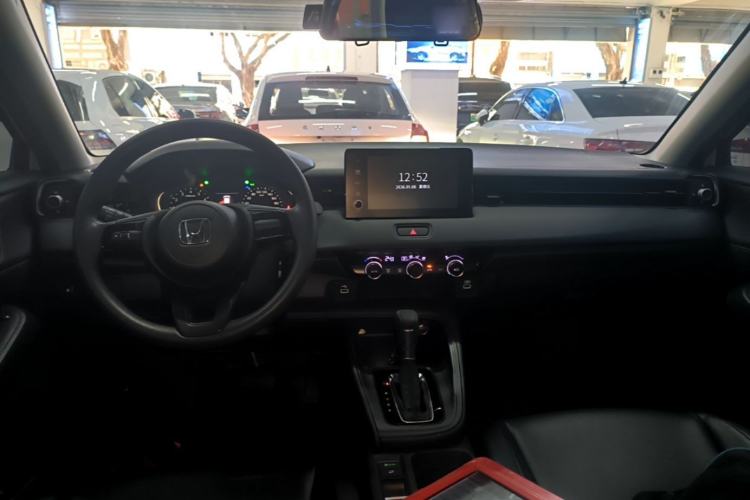 Used Honda Vezel 2023 1.5L CVT Elite Edition Center Console