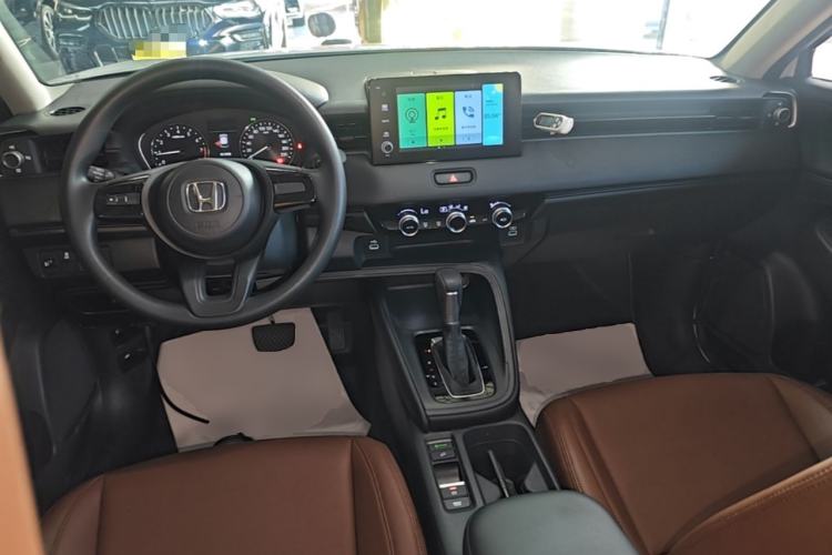 Used Honda Vezel 2023 1.5L CVT Elite Edition Center Console