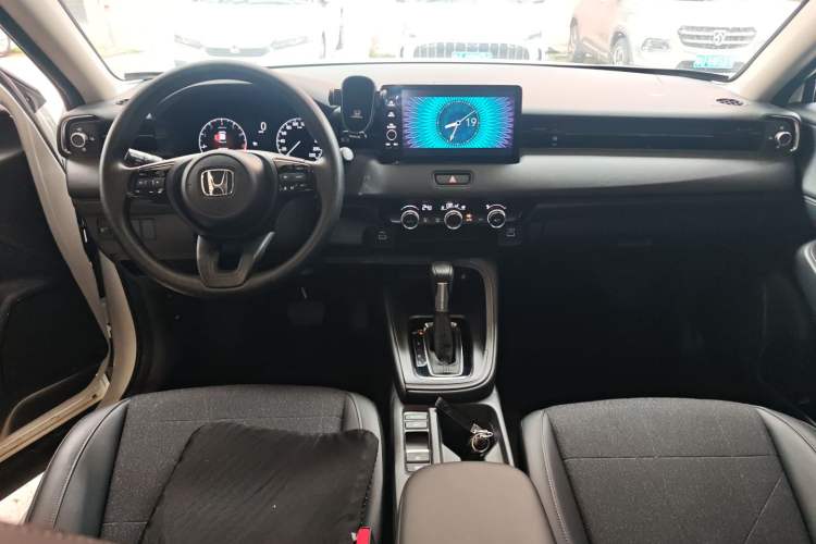 Used Honda Vezel 2023 1.5L CVT Tech Edition Center Console