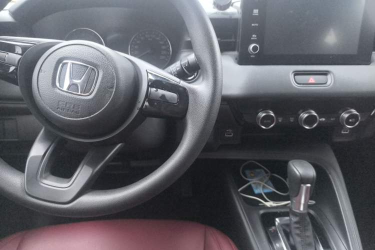 Used Honda Vezel 2023 1.5L CVT Elite Edition Center Console