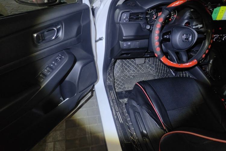 Used Honda Vezel 2023 1.5L CVT Elite Edition Driver Seat