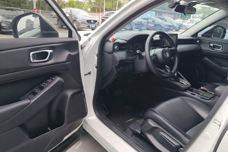 Used Honda Vezel 2023 1.5L CVT Elite Edition Driver Seat
