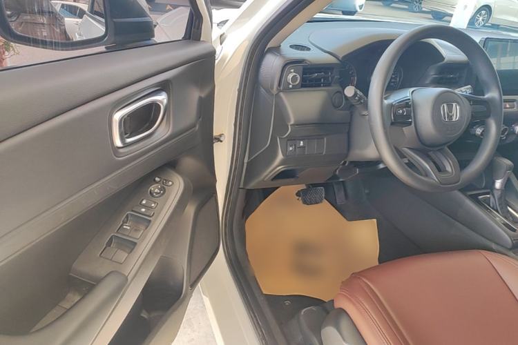 Used Honda Vezel 2023 1.5L CVT Elite Edition Driver Seat