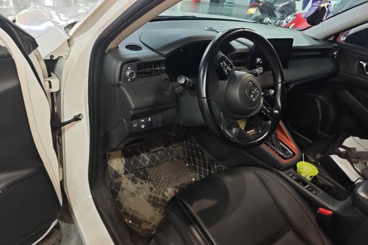 Used Honda Vezel 2023 1.5L CVT Luxury Edition Driver Seat