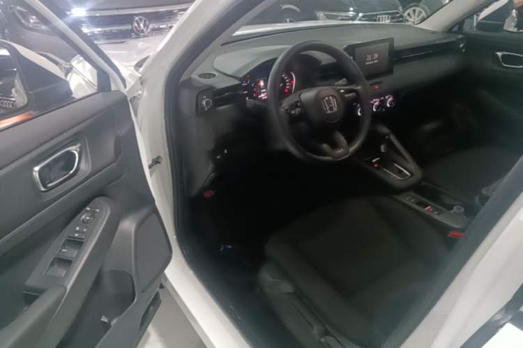 Used Honda Vezel 2023 1.5L CVT Elite Edition Driver Seat