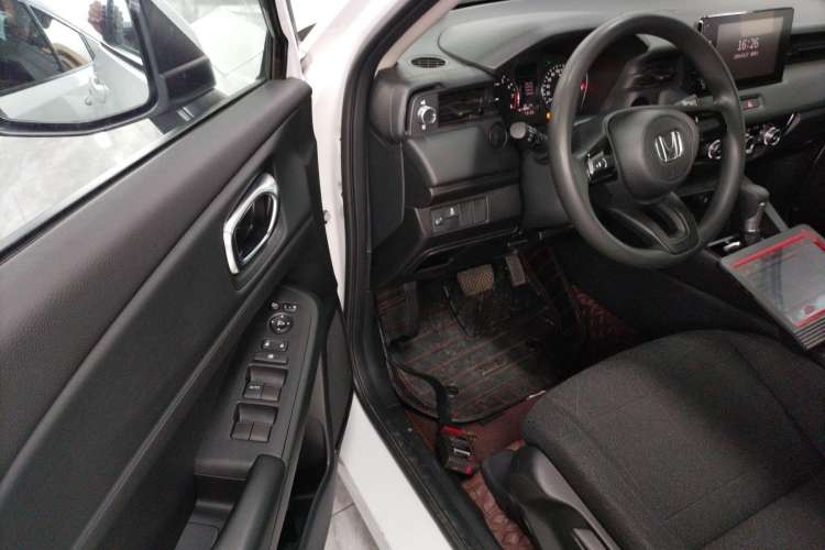 Used Honda Vezel 2023 1.5L CVT Elite Edition Driver Seat