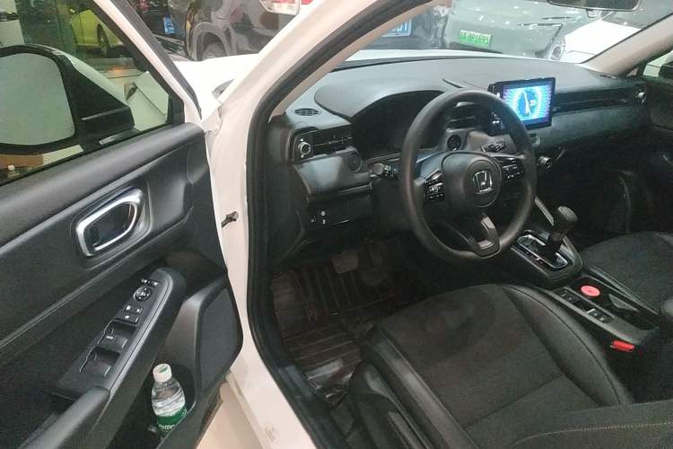 Used Honda Vezel 2023 1.5L CVT Pioneer Edition Driver Seat