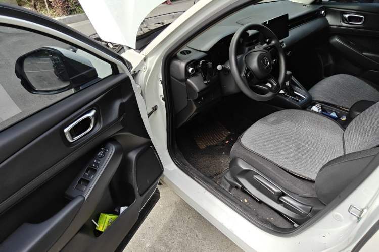 Used Honda Vezel 2023 1.5L CVT Elite Edition Driver Seat