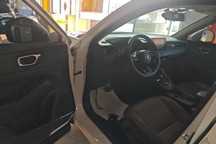 Used Honda Vezel 2023 1.5L CVT Elite Edition Driver Seat