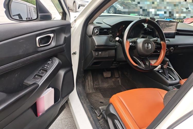 Used Honda Vezel 2023 1.5L CVT Elite Edition Driver Seat