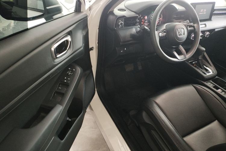 Used Honda Vezel 2023 1.5L CVT Elite Edition Driver Seat