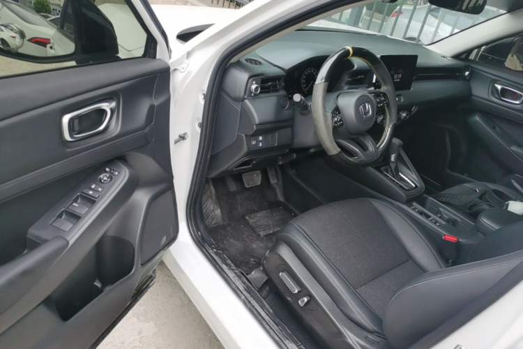 Used Honda Vezel 2023 1.5L CVT Pioneer Edition Driver Seat