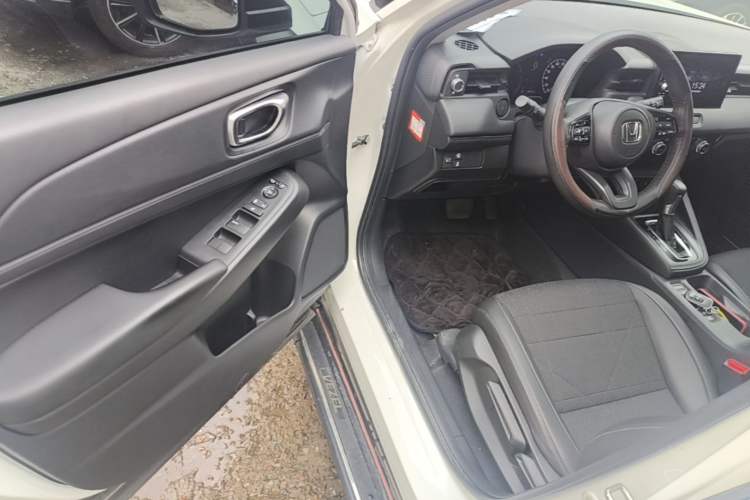 Used Honda Vezel 2023 1.5L CVT Tech Edition Driver Seat
