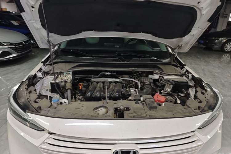 Used Honda Vezel 2023 1.5L CVT Luxury Edition Engine Bay