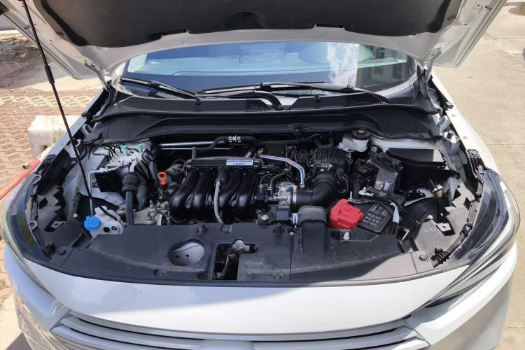 Used Honda Vezel 2023 1.5L CVT Elite Edition Engine Bay
