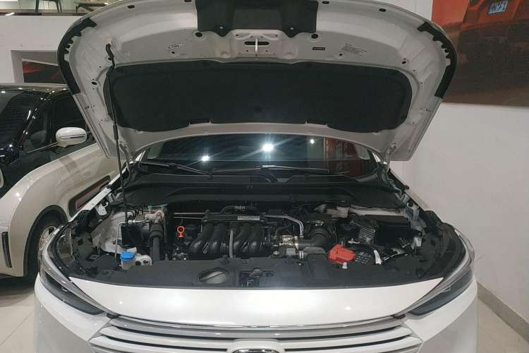 Used Honda Vezel 2023 1.5L CVT Pioneer Edition Engine Bay