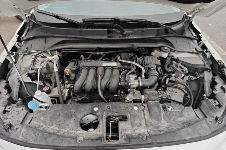 Used Honda Vezel 2023 1.5L CVT Elite Edition Engine Bay