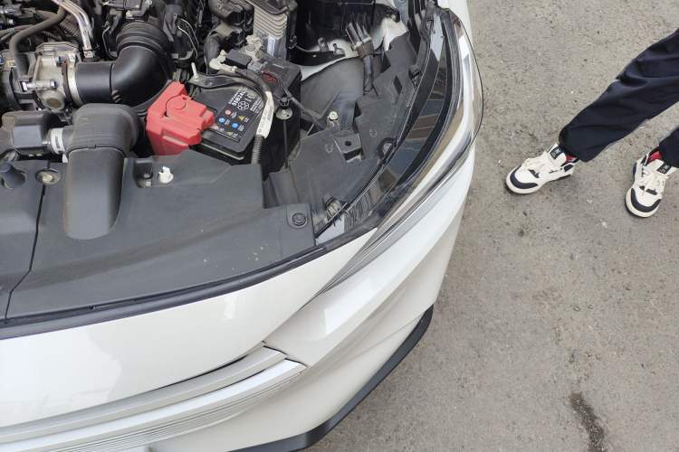 Used Honda Vezel 2023 1.5L CVT Elite Edition Engine Bay Left