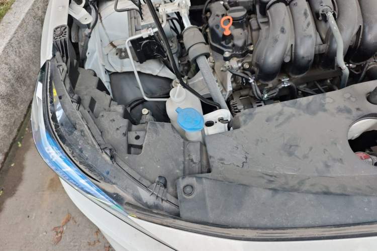 Used Honda Vezel 2023 1.5L CVT Elite Edition Engine Bay Right