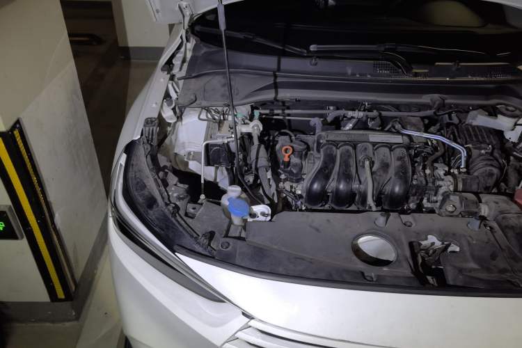 Used Honda Vezel 2023 1.5L CVT Pioneer Edition Engine Bay Right