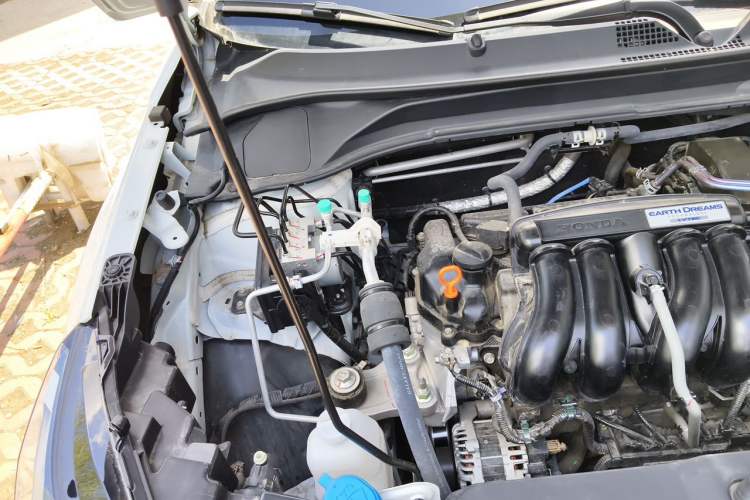 Used Honda Vezel 2023 1.5L CVT Elite Edition Engine Bay Right